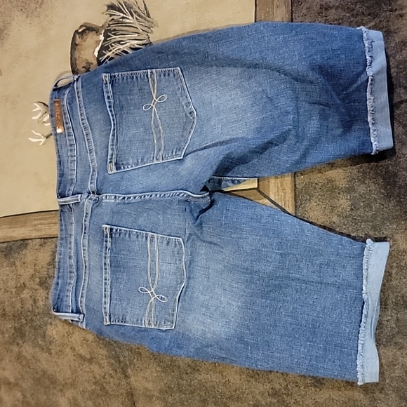 Levis skinny shorts womens - Picture 4 of 4